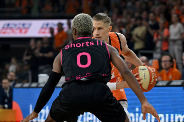 定奔流的大 定奔流的大